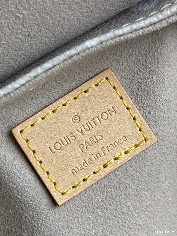 First bags ru LOUIS TINY BACKPACK VUITTON 0823
